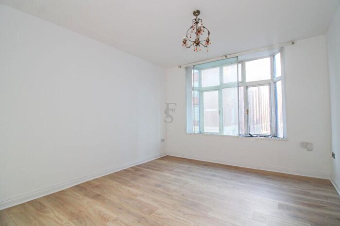 2 Bedroom Maisonette To Rent In Humberstone Road, Leicester, LE5