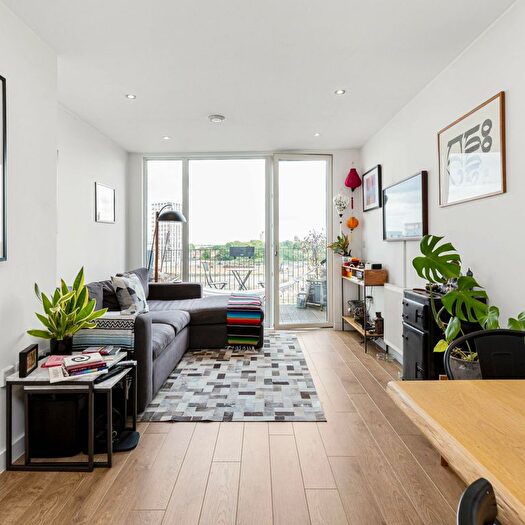 1 Bedroom Flat To Rent In Nicholson Square, London, E3