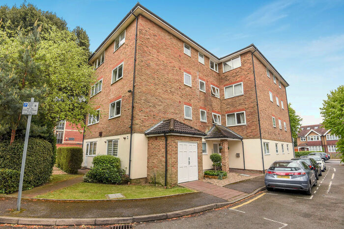 2 Bedroom Apartment To Rent In Maplehurst Close, KT1