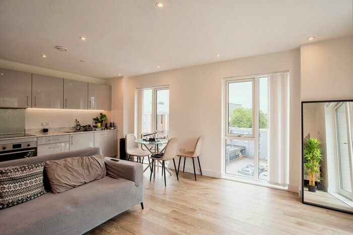 2 Bedroom Apartment For Sale In Dacorum Way, Hemel Hempstead, HP1