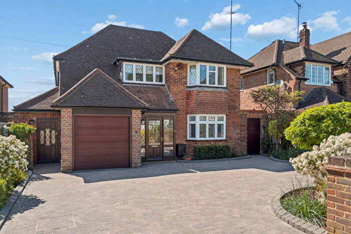 4 Bedroom Detached House For Sale In Farm Way, Northwood, HA6