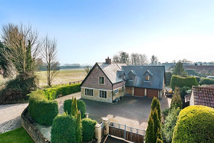 3 Bedroom Detached House For Sale In Whitehall, South Petherton, TA13