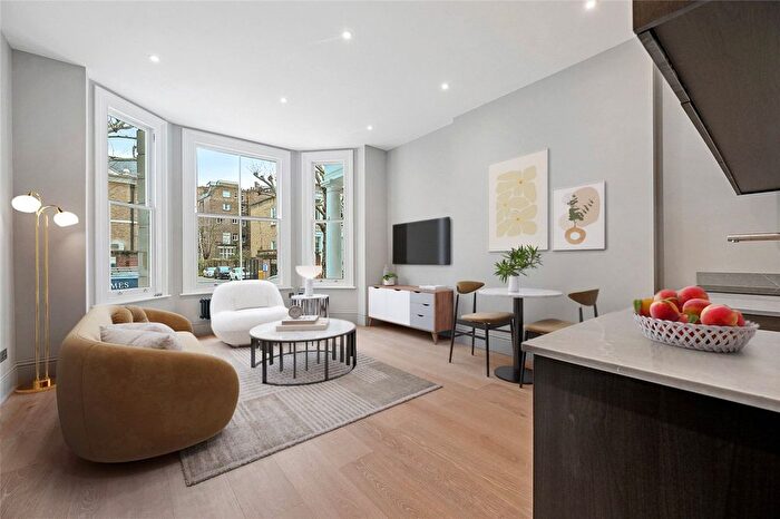 2 Bedroom Flat For Sale In Marloes Road, London, W8