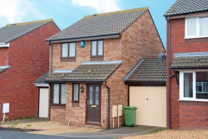 3 Bedroom Link Detached House To Rent In Reddaway Drive, Exminster, Exeter, EX6
