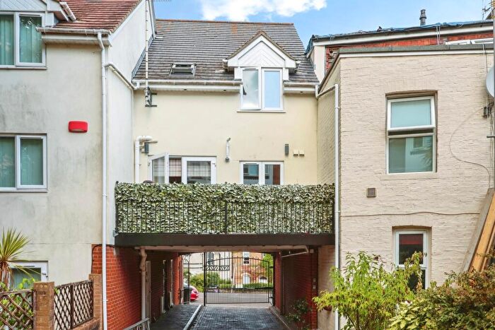 3 Bedroom Mews For Sale In Norwich Avenue, Bournemouth, Dorset, BH2
