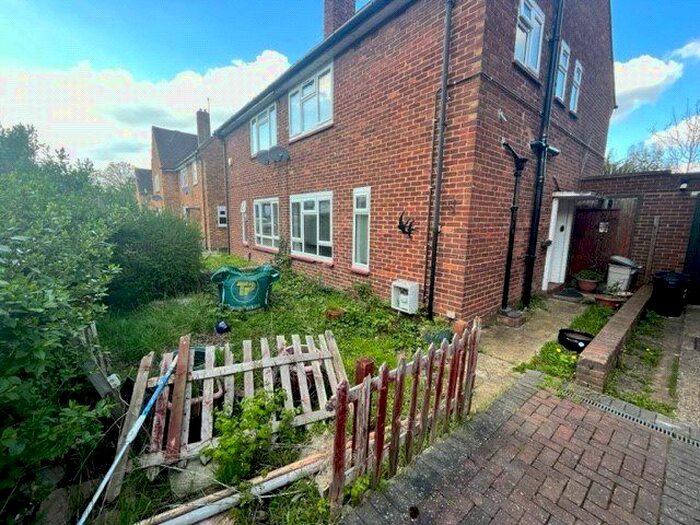 2 Bedroom Detached House To Rent In Sutton Court Road, Uxbridge, Greater London, UB10