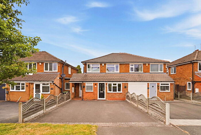 3 Bedroom Semi-Detached House For Sale In Station Road, Wythall, Birmingham, B47