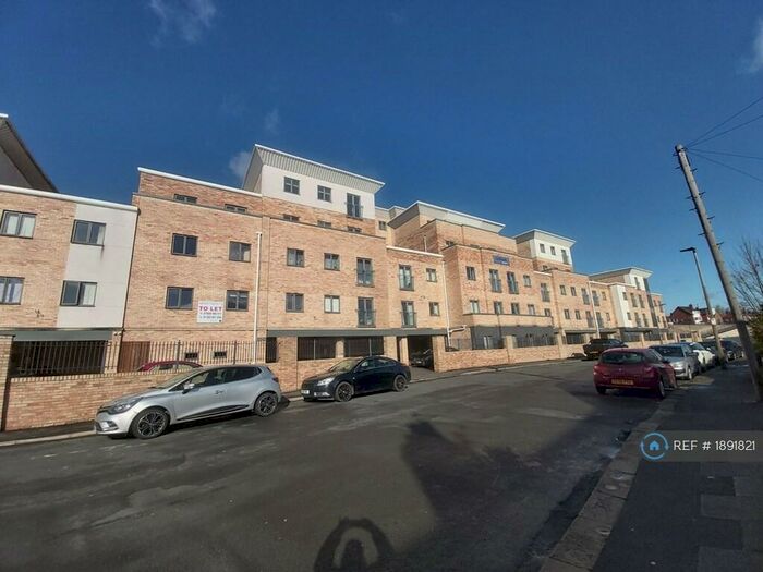 2 Bedroom Flat To Rent In Low Road, Balby, Doncaster, DN4