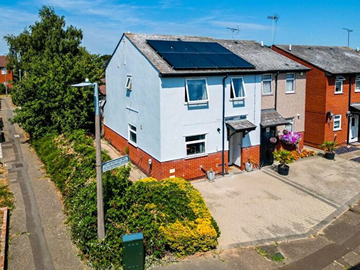 4 Bedroom Semi-Detached House For Sale In Watkins Way, Shoeburyness, Southend-On-Sea, SS3