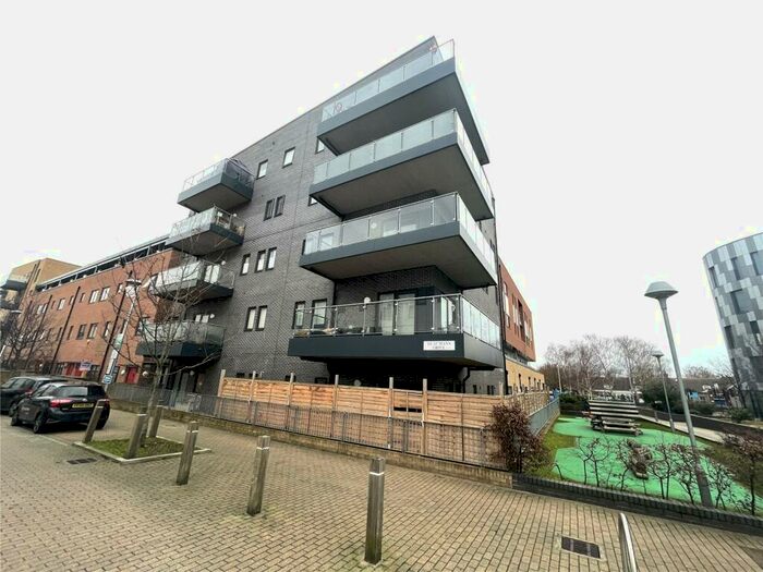 2 Bedroom Flat To Rent In Thornbury Way, London, E17