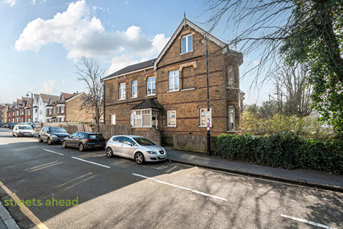 1 Bedroom Apartment To Rent In Park Lane, Croydon, CR0