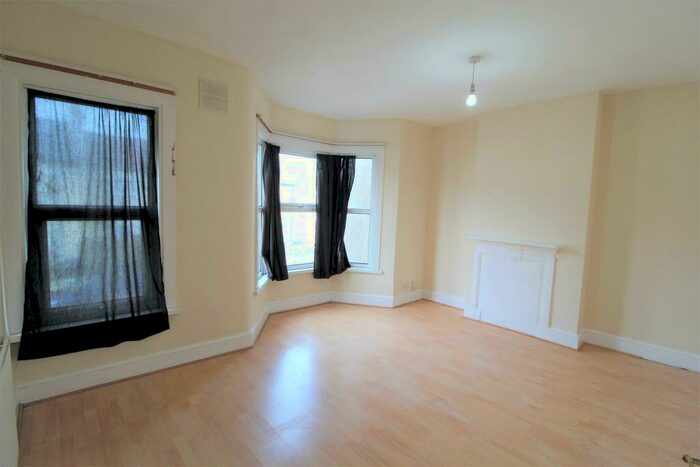 3 Bedroom Terraced House For Sale In Lucerne Road, Thornton Heath, CR7