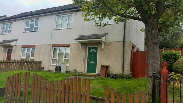 3 Bedroom Semi-Detached House To Rent In Kirklees Road, Rochdale, OL11