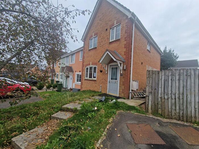 3 Bedroom Semi-Detached House For Sale In Terry's Way, Llanharan, Pontyclun, CF72