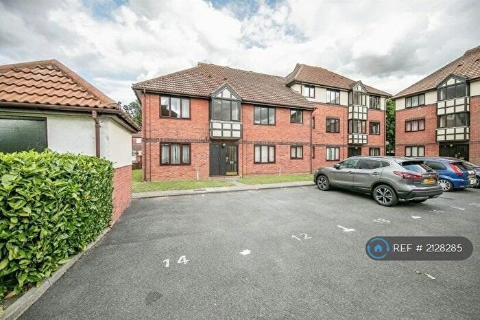 2 Bedroom Flat To Rent In Brinkley Place, Colchester, CO4