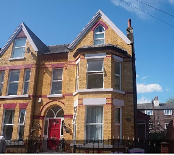 2 Bedroom Apartment To Rent In Marmion Road, L17