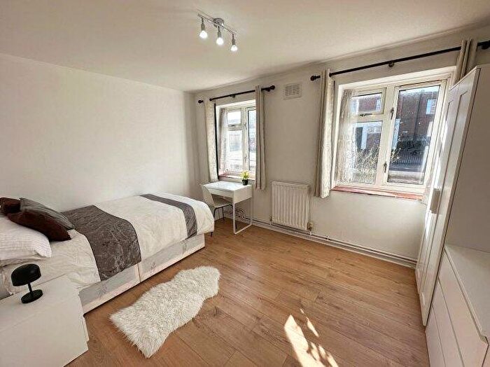3 Bedroom Flat To Rent In Surbiton Road, KT1