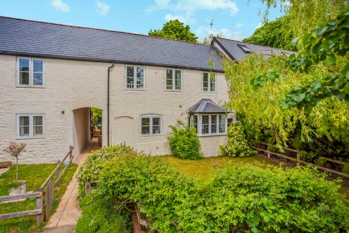 3 Bedroom Terraced House For Sale In The Gallops, Foxhill, Swindon, ., SN4