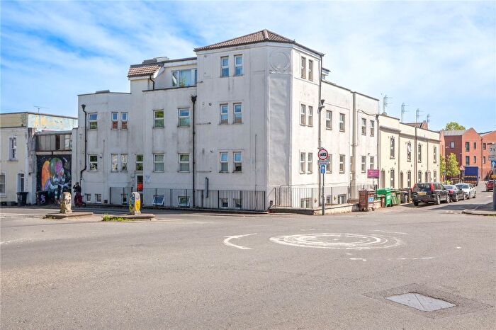 2 Bedroom Flat For Sale In Sevier Street, Bristol, BS2