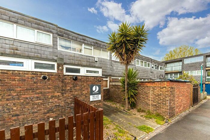 3 Bedroom Property To Rent In Glanville Road, Brixton, SW2