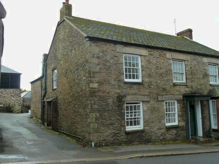 3 Bedroom Semi-Detached House To Rent In Fore Street, Grampound, TR2