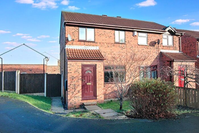3 Bedroom Semi Detached House For Sale In Fernleigh Court, Wakefield, WF2