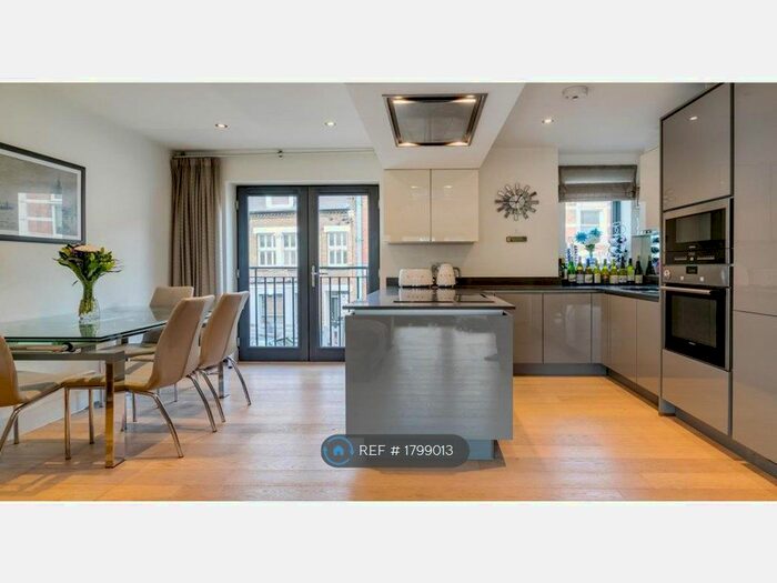 2 Bedroom Flat To Rent In Shorrolds Road, Fulham, SW6