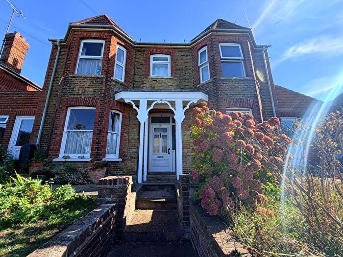 Studio To Rent In Castle Road, Whitstable, CT5