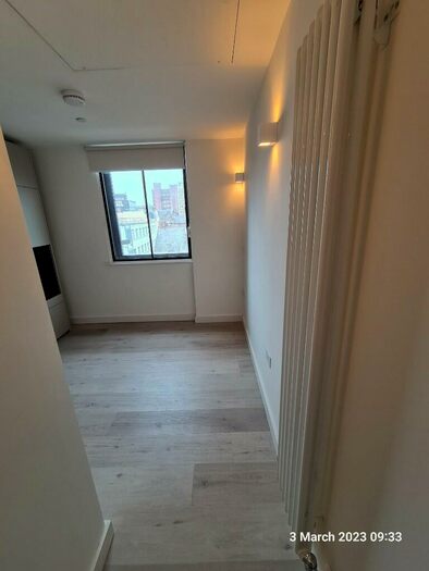 Studio To Rent In George Street, Luton, Bedfordshire, LU1