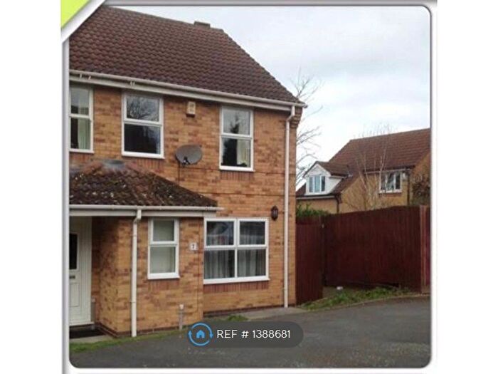 3 Bedroom Semi-Detached House To Rent In Althorp Close, Leicester, LE2
