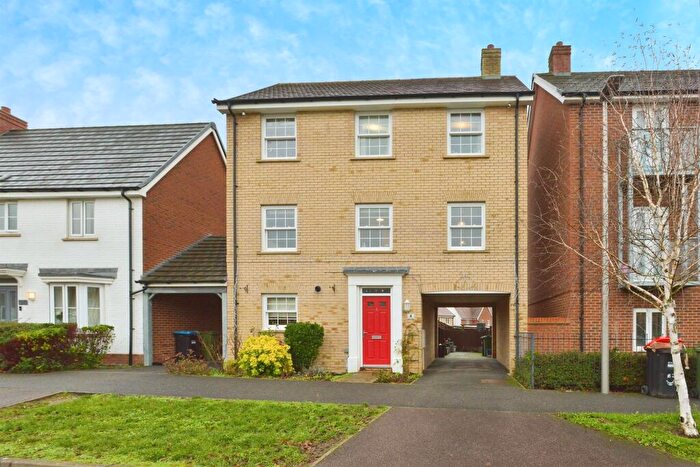 5 Bedroom Detached House For Sale In Bonaire Grange, Bletchley, Milton Keynes, MK3