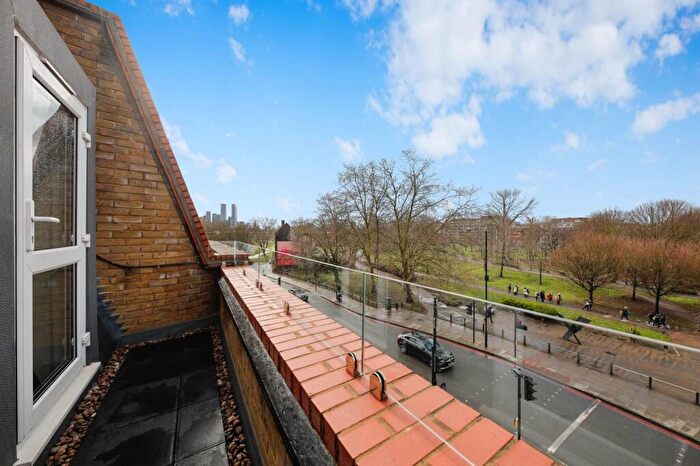 Studio To Rent In Burdett Road, Mile End, London, E3