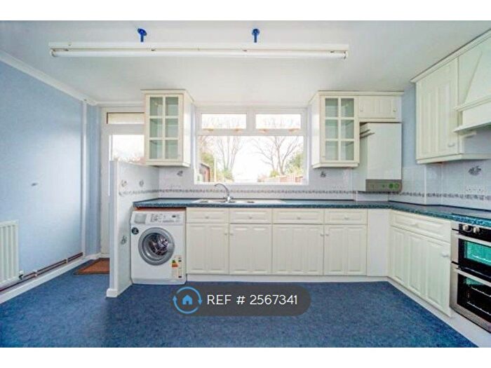 4 Bedroom Semi-Detached House To Rent In Ham Park Road, London, E7