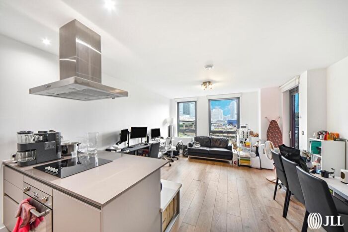 1 Bedroom Flat To Rent In Delancey Apartments, Williamsburg Plaza, E14