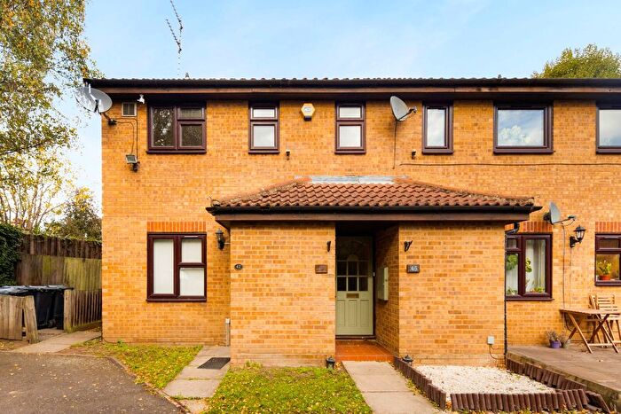 1 Bedroom Flat To Rent In Osprey Close, London, E11