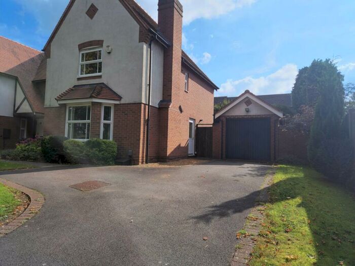 4 Bedroom Semi-Detached House To Rent In Reddings Road, Birmingham, West Midlands, B13