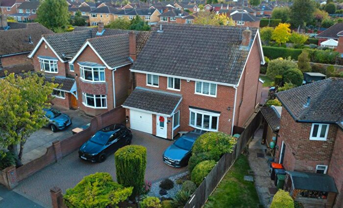 4 Bedroom Detached House For Sale In Bullpond Lane, Dunstable, LU6