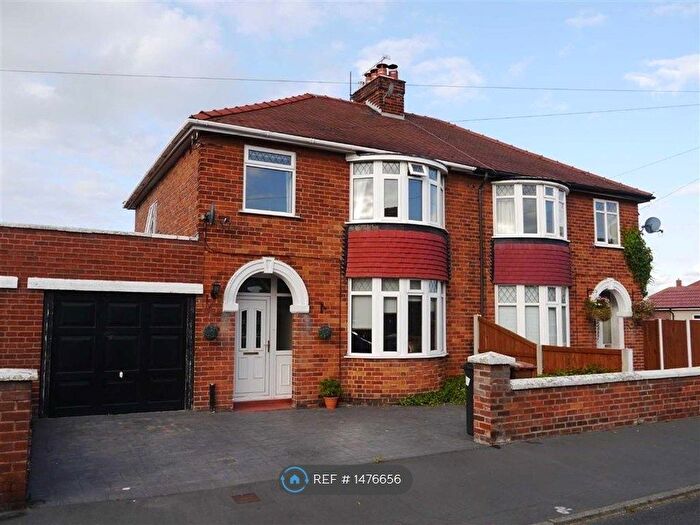 3 Bedroom Semi-Detached House To Rent In Taliesin Avenue, Deeside, CH5