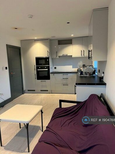 2 Bedroom Flat To Rent In Chinnor Road, Watlington, OX49
