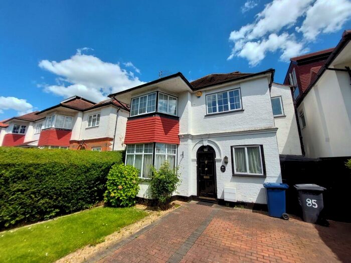 4 Bedroom Detached House To Rent In Templars Avenue, Golders Green, London, NW11