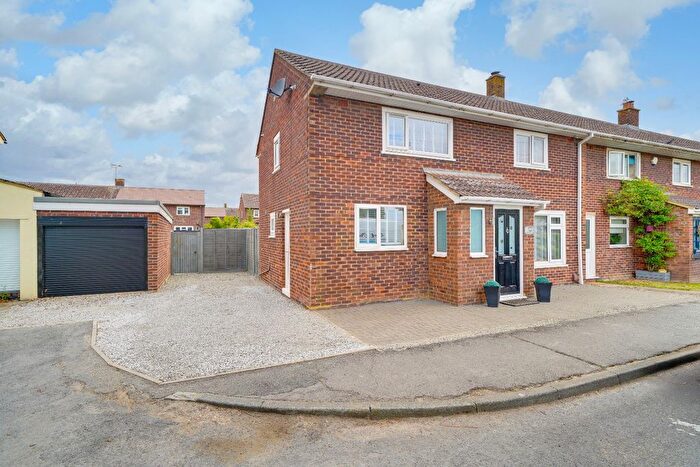 3 Bedroom End Of Terrace House For Sale In Willowside Way, Royston, SG8