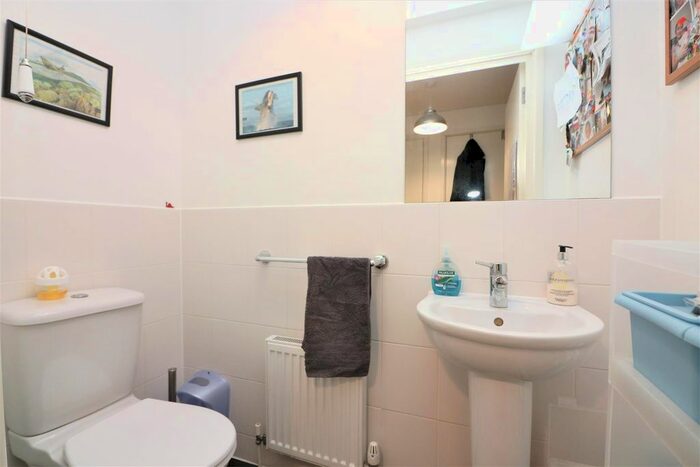 3 Bedroom Flat To Rent In Fawe Street, Poplar, E14