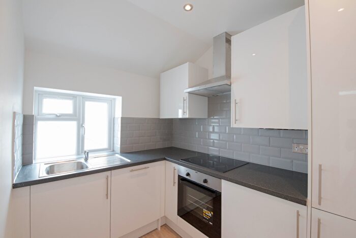 2 Bedroom Flat To Rent In Fonthill Road, Finsbury Park, London, N4