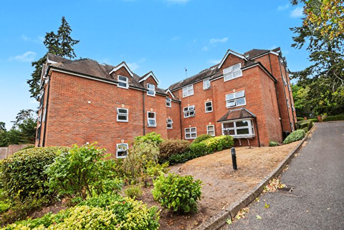 2 Bedroom Flat For Sale In Frensham Road, Lower Bourne, Farnham, GU10
