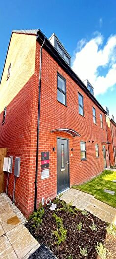 3 Bedroom Semi-Detached House To Rent In Covert Avenue, Alfreton, DE55