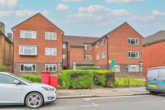 1 Bedroom Flat To Rent In Palmerston Road, Wood Green, London, N22