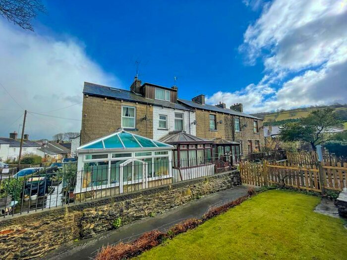 2 Bedroom End Of Terrace House To Rent In Raspberry Place, Sutton-in-Craven, BD20