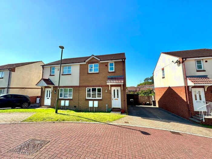 3 Bedroom Semi-Detached House To Rent In Skye Close, Torquay, TQ2