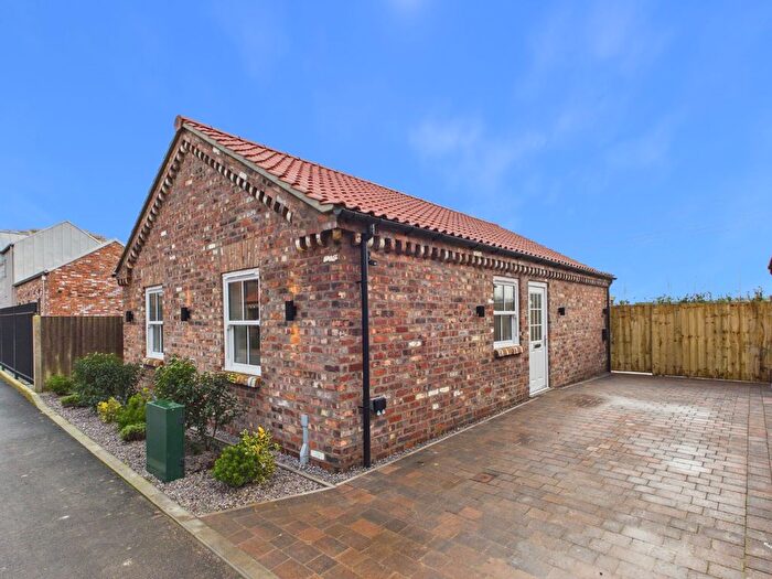 2 Bedroom Detached House For Sale In Houndale Bank, Driffield, East Riding Of Yorkshire, YO25