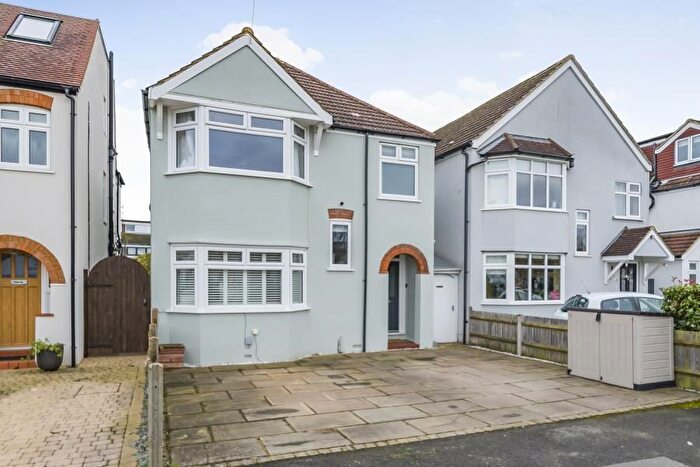 3 Bedroom Detached House To Rent In Brampton Gardens, Burwood Park, Hersham, Walton-On-Thames, KT12